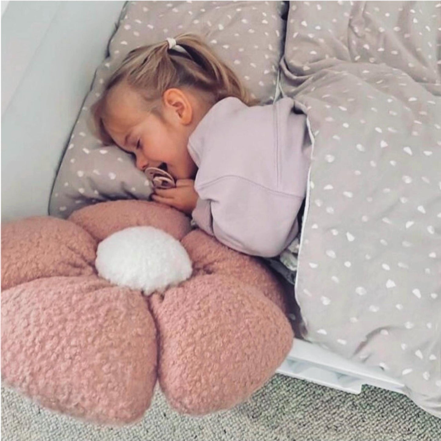 Boucle Daisy Flower Pillow