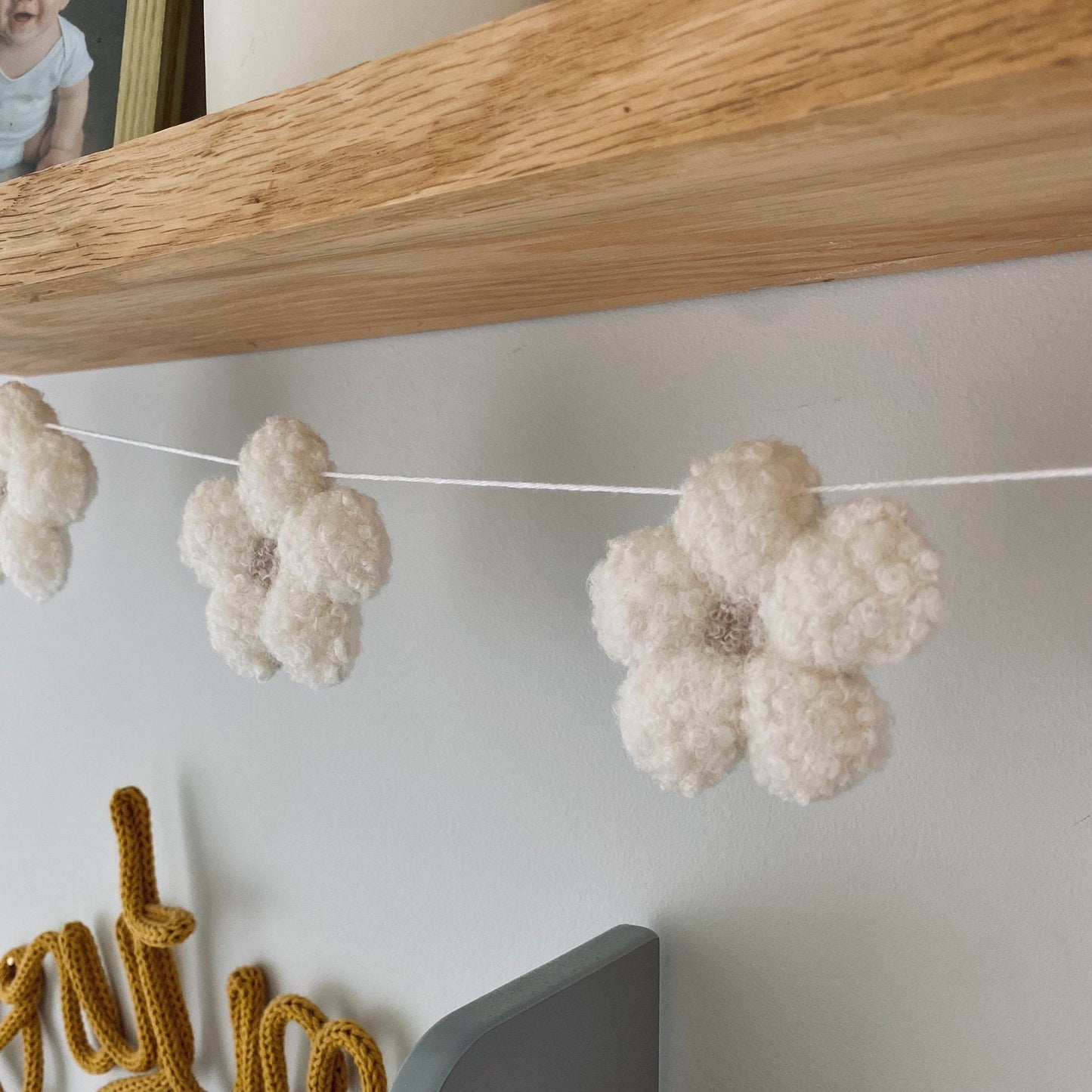 Bouclé Flower Garland
