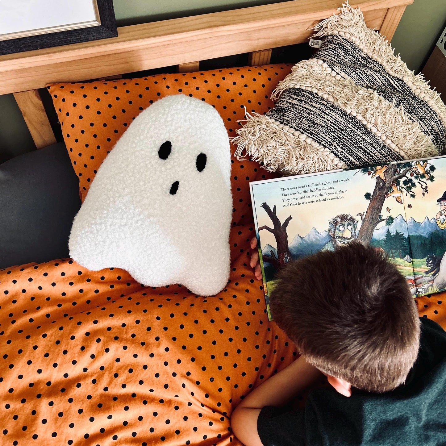 Bouclé Ghost Pillow