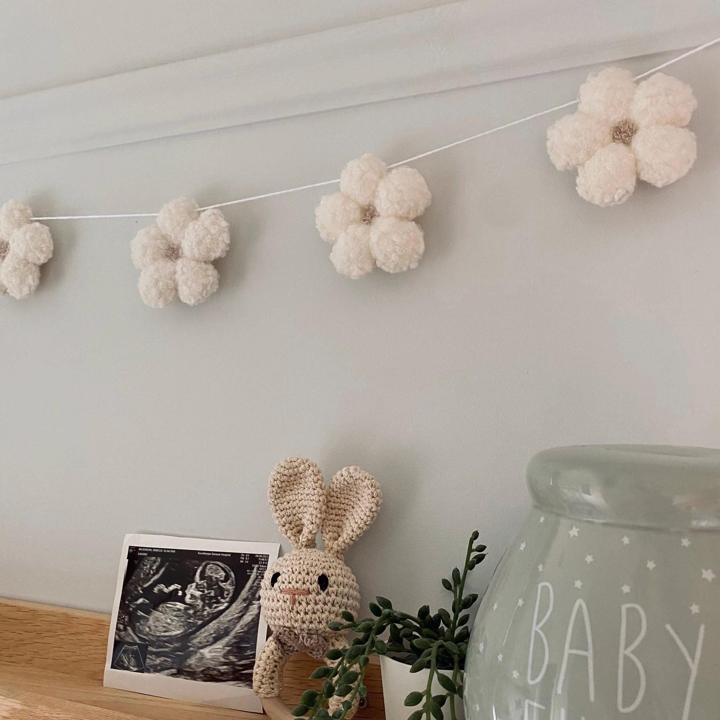 Bouclé Flower Garland