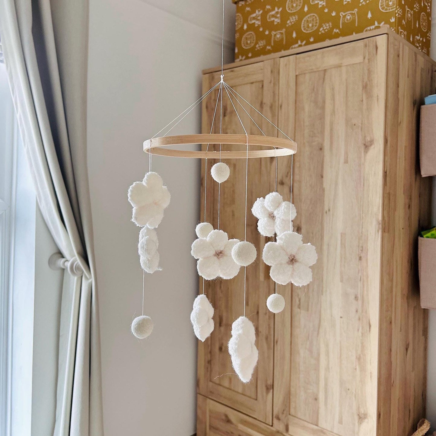 Bouclé Flower Mobile