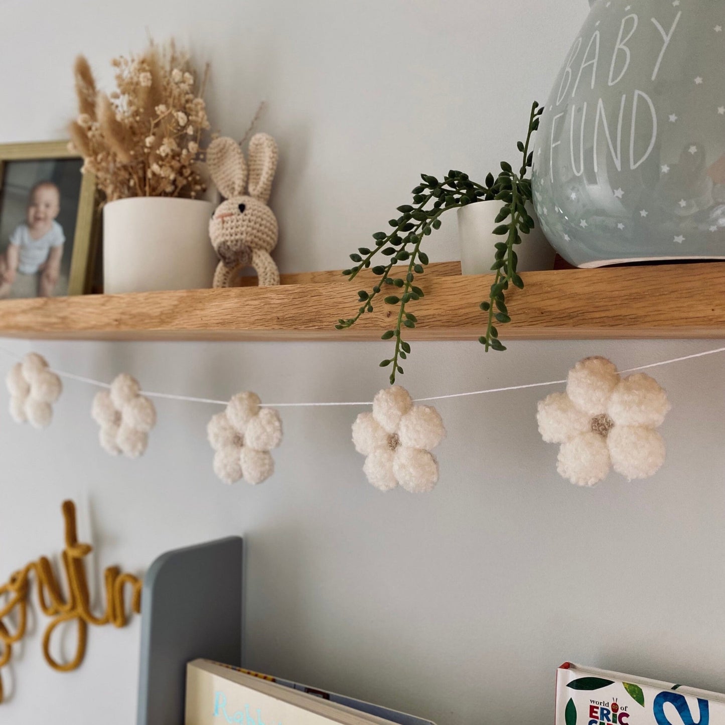 Bouclé Flower Garland